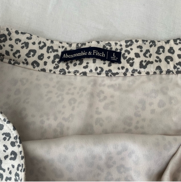 Neutral-Grey Leopard Satin Skirt - Picture 2 of 2